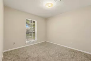 810 Sunnybrook Ln, Baytown, TX 77521 - Photo 23