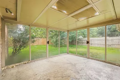 810 Sunnybrook Lane, Baytown, TX 77552 - Photo 25
