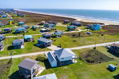 821 Salt Cedar Lane, Port Bolivar, TX 77650 - Photo 5