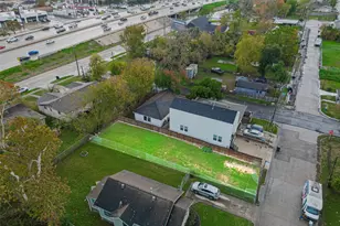 1406 E 31st St, Houston, TX 77022 - Photo 5