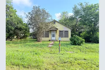 401 E Ward Street, Refugio, TX 78377 - Photo 1