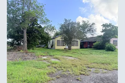 401 E Ward Street, Refugio, TX 78377 - Photo 3