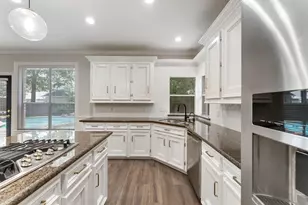 23 Shearwater Pl, The Woodlands, TX 77381 - Photo 13