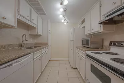 2350 Bering Drive #122, Houston, TX 77057 - Photo 15