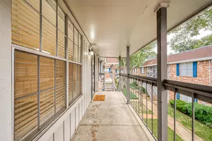 2350 Bering Dr, Houston, TX 77057 - Photo 5