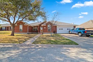 831 Whispering Oaks Dr, Giddings, TX 78942 - Photo 21