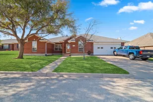 831 Whispering Oaks Dr, Giddings, TX 78942 - Photo 1