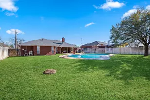 831 Whispering Oaks Dr, Giddings, TX 78942 - Photo 23