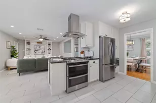 2127 Lazybrook Dr, Houston, TX 77008 - Photo 13
