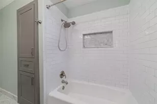 2127 Lazybrook Dr, Houston, TX 77008 - Photo 23
