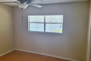 19 N White Heron Dr, La Marque, TX 77568 - Photo 17