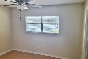 19 N White Heron Dr, La Marque, TX 77568 - Photo 19