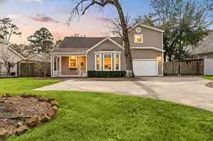 827 W 43rd St, Houston, TX 77018 - Photo 1