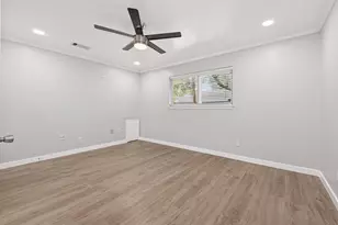 9670 Judalon Ln, Houston, TX 77063 - Photo 37