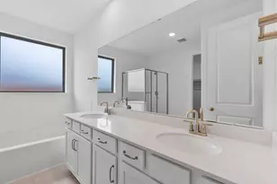 4009 Sterling Springs Ln, League City, TX 77573 - Photo 15