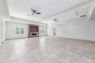 9400 Spring Branch Dr, Houston, TX 77080 - Photo 11