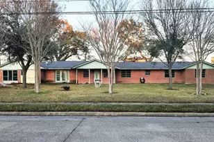 18219 Kings Lynn St, Webster, TX 77058 - Photo 3