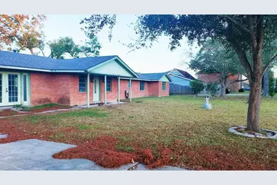 18219 Kings Lynn Street, Webster, TX 77058 - Photo 5