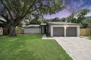 1019 Summers Dr, Missouri City, TX 77489 - Photo 1