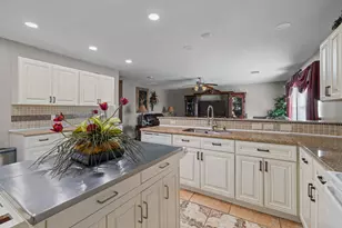 8115 Ginger Park Dr, Baytown, TX 77521 - Photo 5