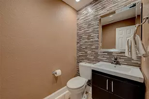 1419 Kyle Hill Ln, Sugar Land, TX 77479 - Photo 9