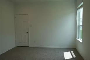 517 Oak Chase Ave, Dayton, TX 77535 - Photo 11