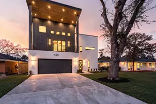 943 W 31st St, Houston, TX 77018 - Photo 1