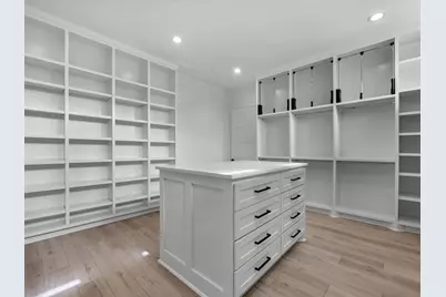 943 W 31st Street, Houston, TX 77018 - Photo 17