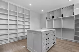 943 W 31st St, Houston, TX 77018 - Photo 17