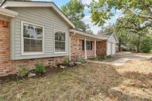 10429 Moorberry Ln, Houston, TX 77043 - Photo 5