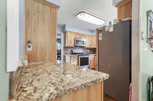 2105 N Palm Ct, Pasadena, TX 77502 - Photo 11