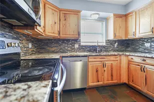 2105 N Palm Ct, Pasadena, TX 77502 - Photo 9