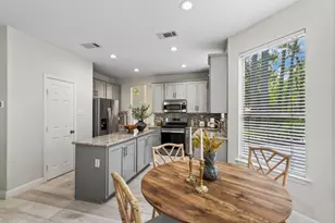 71 N Willow Point Cir, The Woodlands, TX 77382 - Photo 19