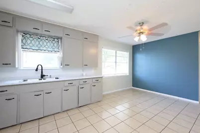 1316 Kathy Avenue, Sealy, TX 77474 - Photo 7