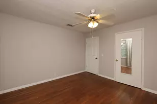 1316 Kathy Ave, Sealy, TX 77474 - Photo 13