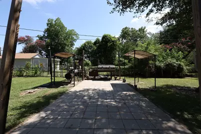 1316 Kathy Avenue, Sealy, TX 77474 - Photo 17