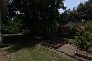 1316 Kathy Ave, Sealy, TX 77474 - Photo 19