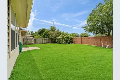 2012 Roaring Springs Drive, Pearland, TX 77584 - Photo 11