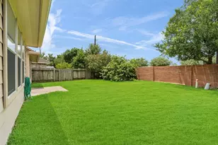 2012 Roaring Springs Dr, Pearland, TX 77584 - Photo 11