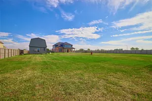 11718 Casadores Ln, Needville, TX 77461 - Photo 3