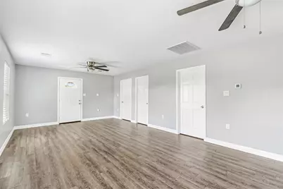 520 E Defee Avenue, Baytown, TX 77520 - Photo 9