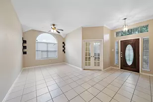 25715 Abbotglen Ln, Katy, TX 77494 - Photo 3