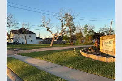 402 N 6th Street, La Porte, TX 77571 - Photo 9