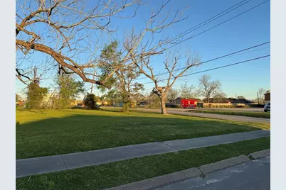 402 N 6th Street, La Porte, TX 77571 - Photo 3