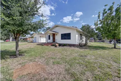 305 N Granville Street, Bellville, TX 77418 - Photo 3