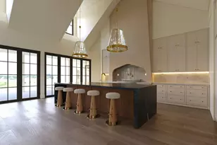 7508 Creekwood Dr, Houston, TX 77063 - Photo 9