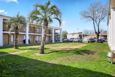 8800 Gulf Freeway #13, Houston, TX 77017 - Photo 17