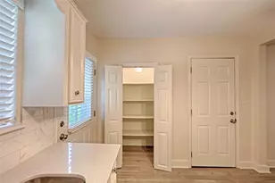 903 N Glendale St, Hallettsville, TX 77964 - Photo 5