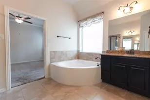 17230 Lowell Lake Ln, Humble, TX 77346 - Photo 13