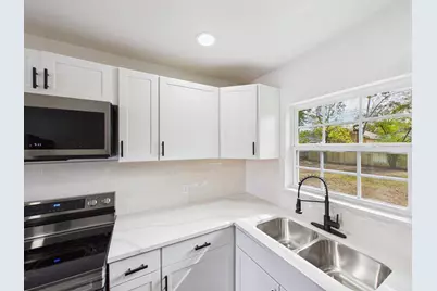 6206 Bellfort Street, Houston, TX 77087 - Photo 5